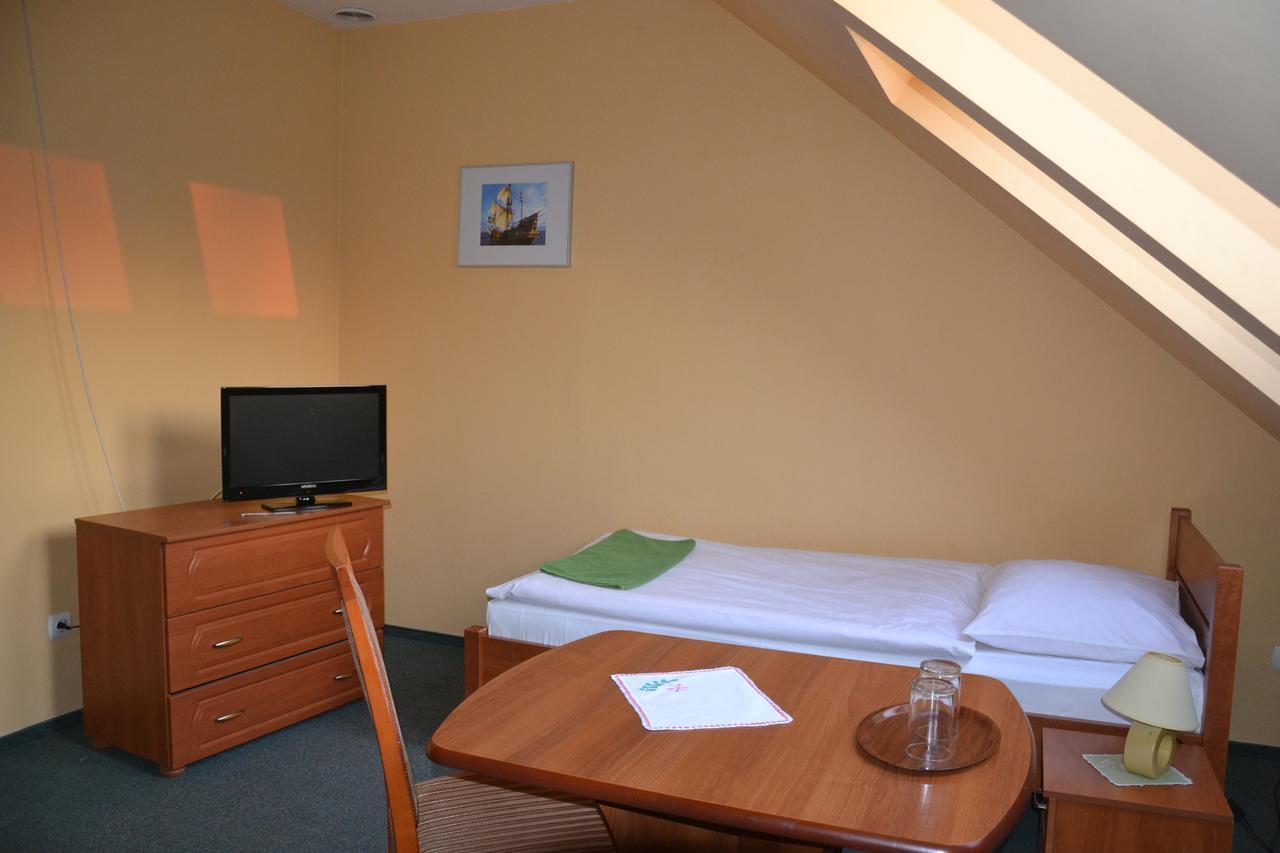 Hotelik Orlik Legnickie Pole Стая снимка