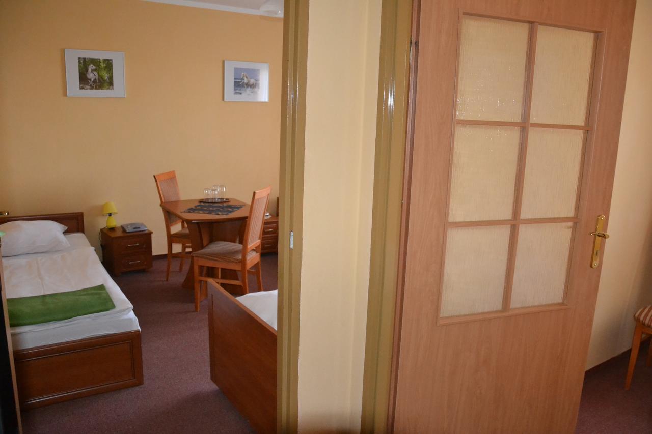 Hotelik Orlik Legnickie Pole Стая снимка