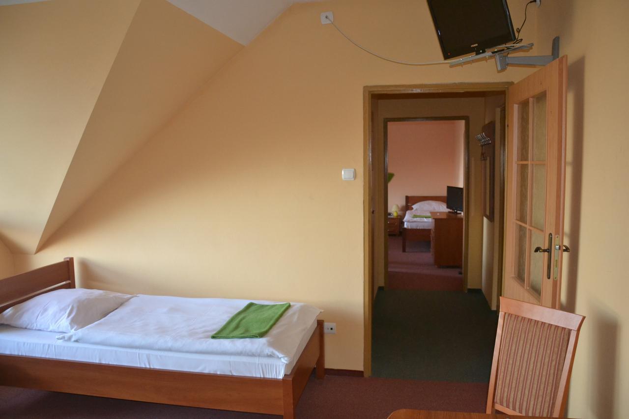 Hotelik Orlik Legnickie Pole Стая снимка